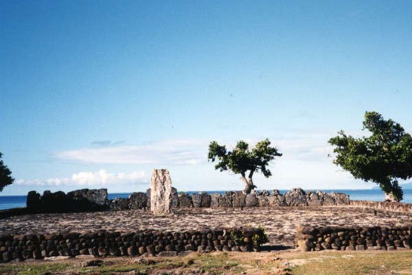 Marae,_Raiatea_2