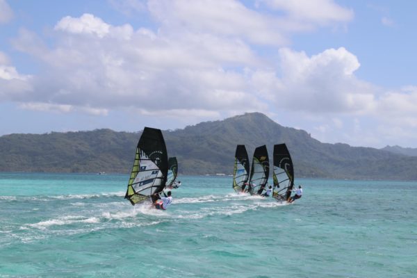 regate-plache-voile–raiatea-activites