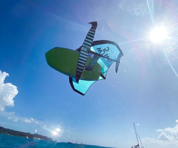 wing-foil-jump-raiatea-activites